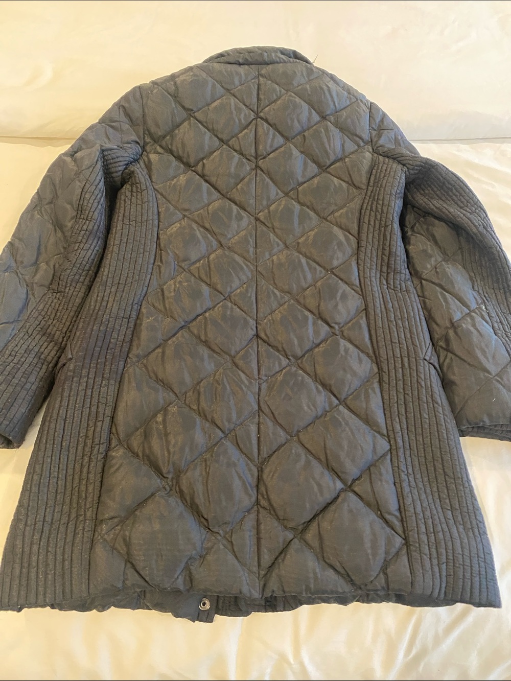 Burberry Black Quilted Diamond-Puffer Coat - Picture 5 of 8